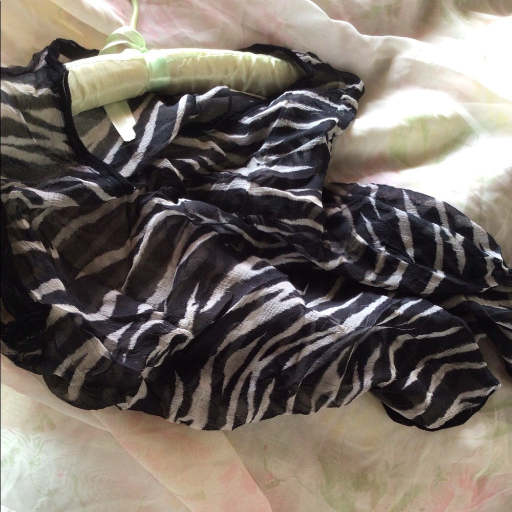 DKNY top 100% silk - Picture 3 of 7